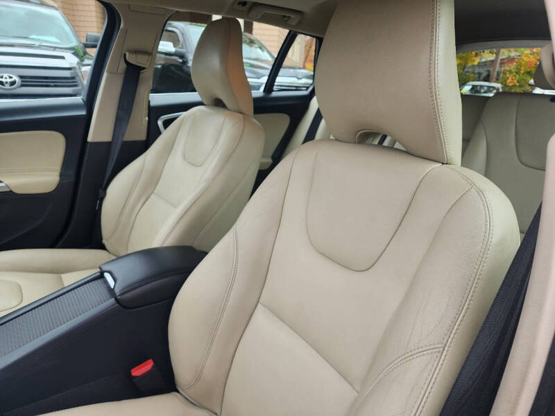 2017 Volvo V60 T5 Premier