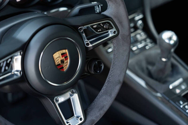 2017 Porsche 911 Carrera GTS