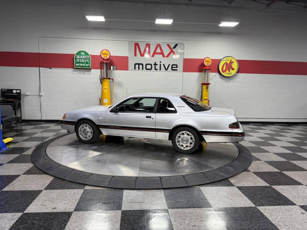 1988 Ford Thunderbird 10