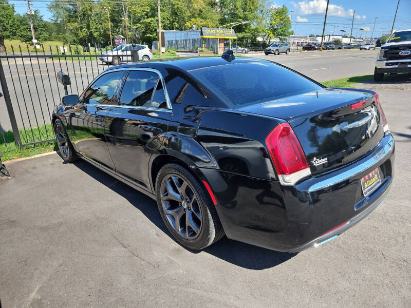 2015 Chrysler 300 Limited photo 8