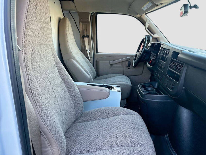 2023 Chevrolet Express 2500