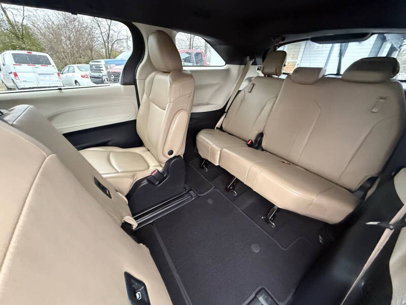 2021 Toyota Sienna XLE 8-Passenger