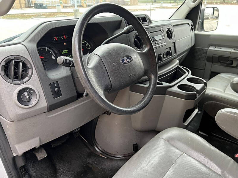 2013 Ford E-Series E-350 SD