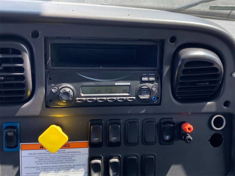 2015 Freightliner 108 SD