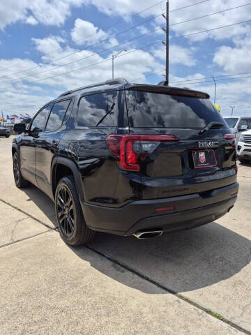 2023 GMC Acadia SLT