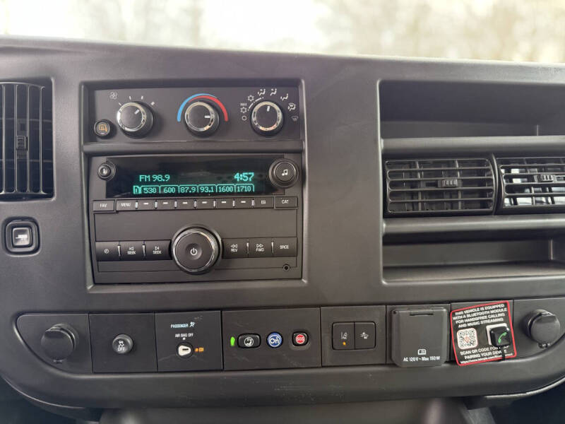 2025 Chevrolet Express 2500