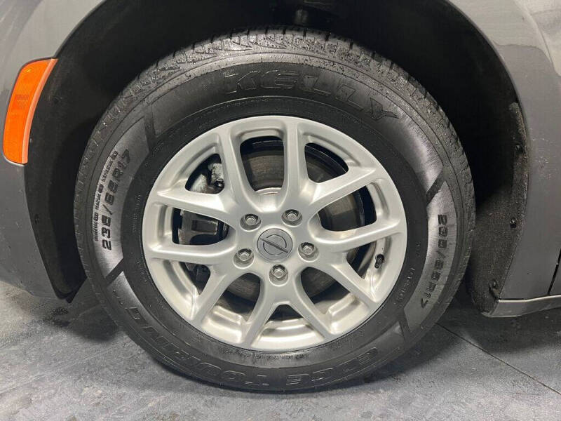 2022 Chrysler Voyager LX