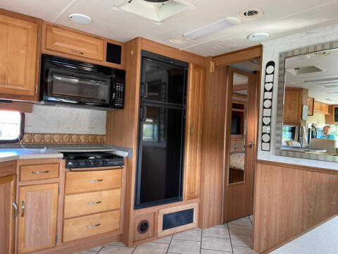 2007 Freightliner XCS Chassis