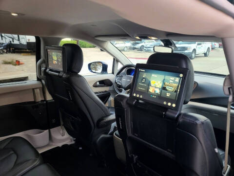 2017 Chrysler Pacifica Touring-L Plus