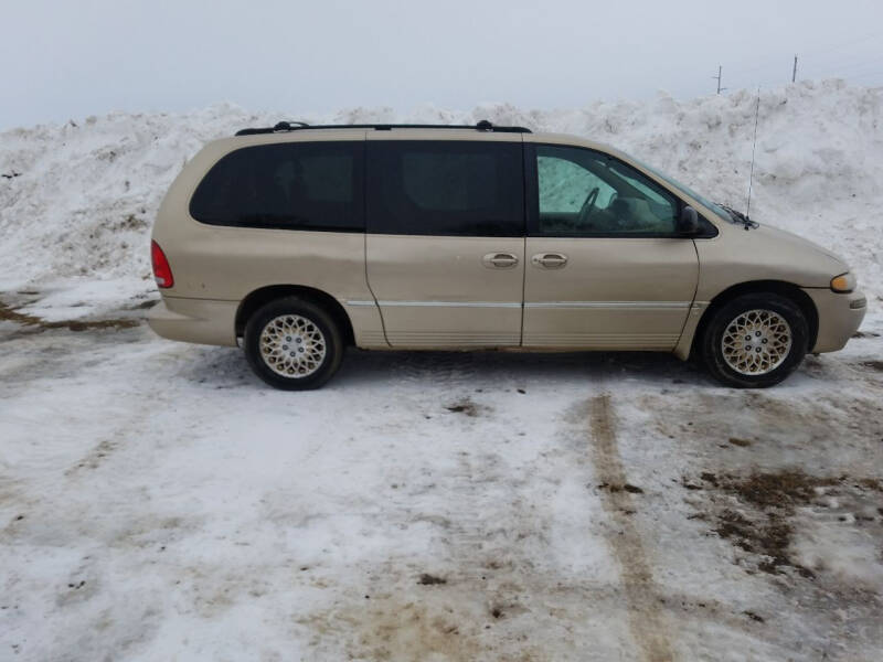 1998 Chrysler Town and Country for sale at B&M Auto Sales and Service LLP in Marion SD