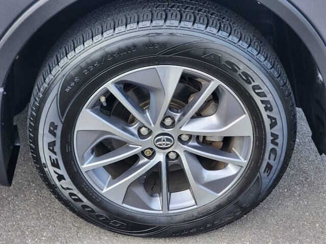 2017 Toyota RAV4 Hybrid XLE