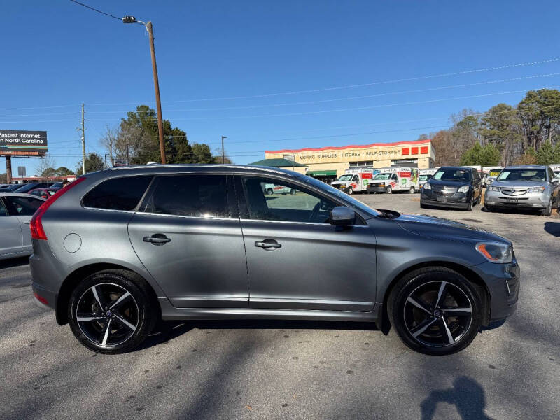 2016 Volvo XC60 T6 Drive-E R-Design Platinum