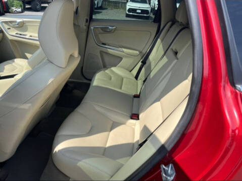 2015 Volvo XC60 T6 Platinum