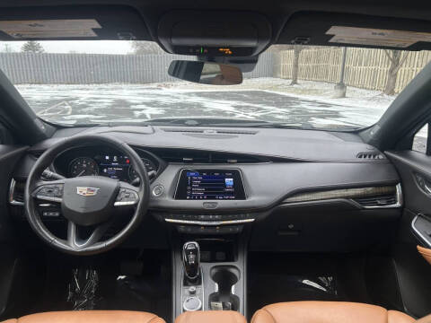 2020 Cadillac XT4 Premium Luxury