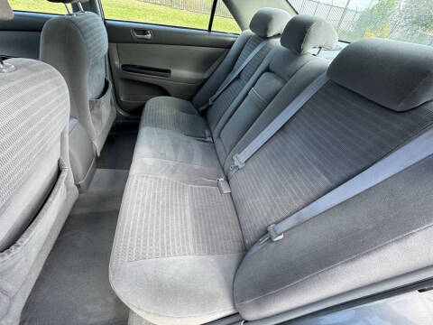 2005 Toyota Camry Standard