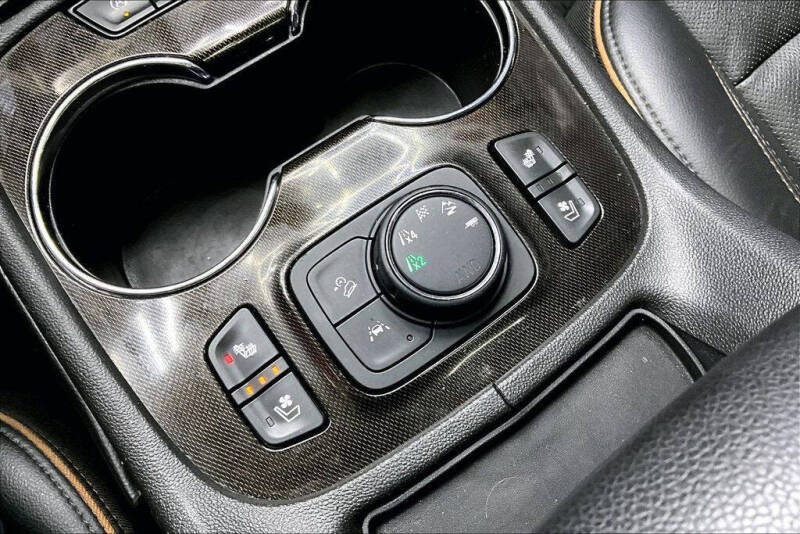 2022 GMC Acadia AT4