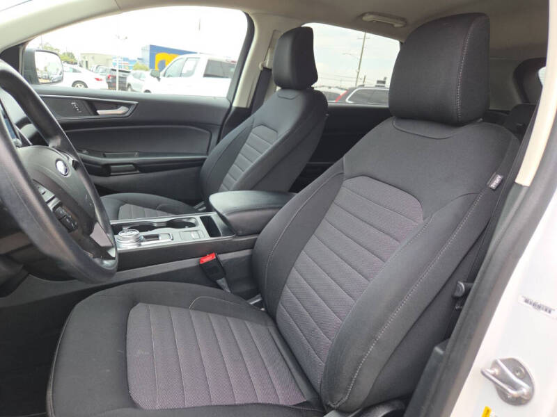 2021 Ford Edge SE