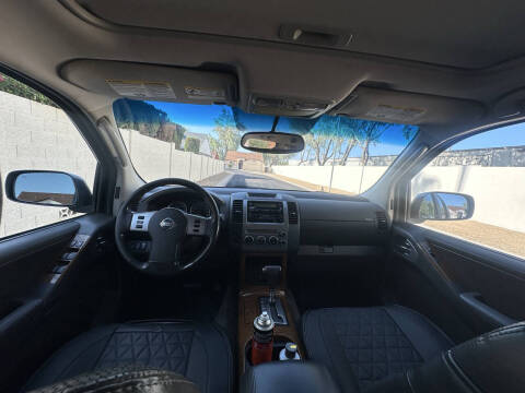 2005 Nissan Pathfinder LE
