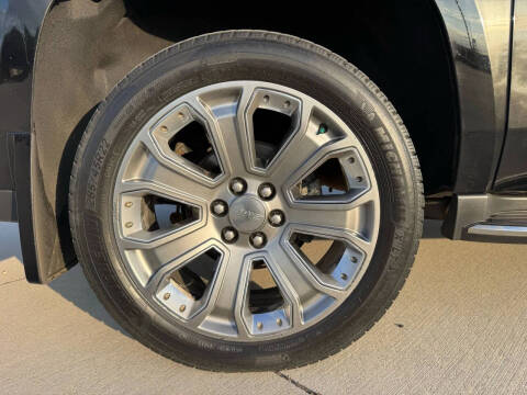 2017 GMC Yukon XL Denali