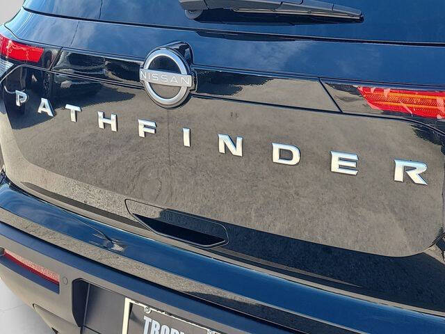 2025 Nissan Pathfinder SV