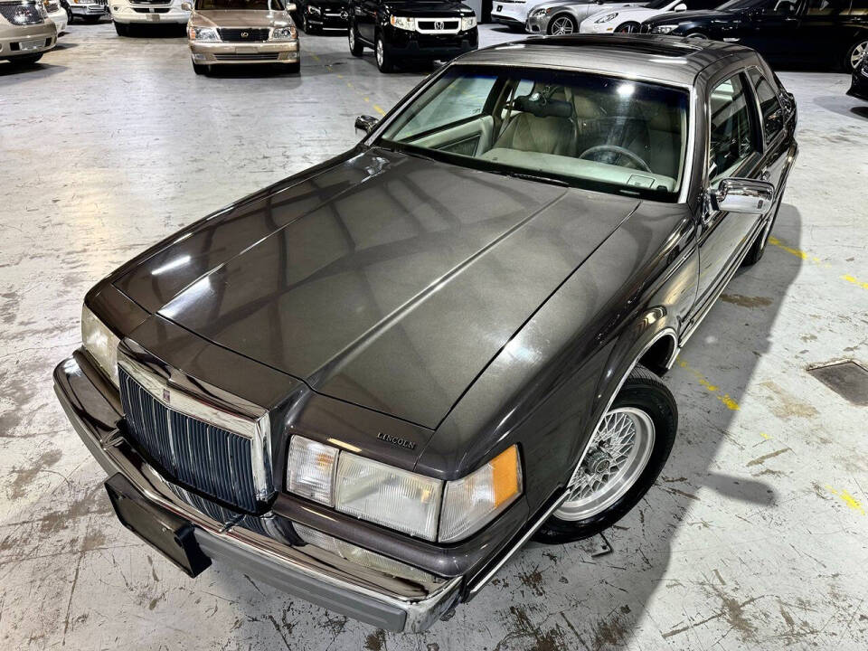 1992 Lincoln Mark VII for sale at Carnival Car Company in Victoria, TX