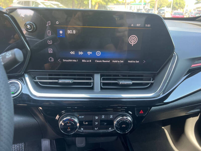 2025 Chevrolet Trax RS