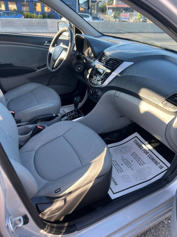 2016 Hyundai Accent SE