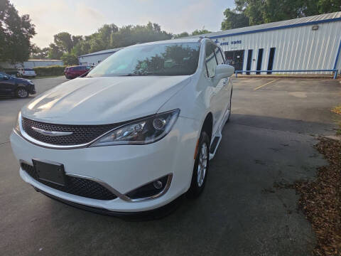 2020 Chrysler Pacifica Touring L