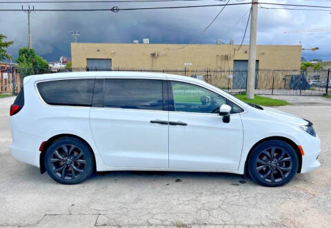 2018 Chrysler Pacifica L