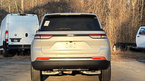 2024 Jeep Grand Cherokee Laredo