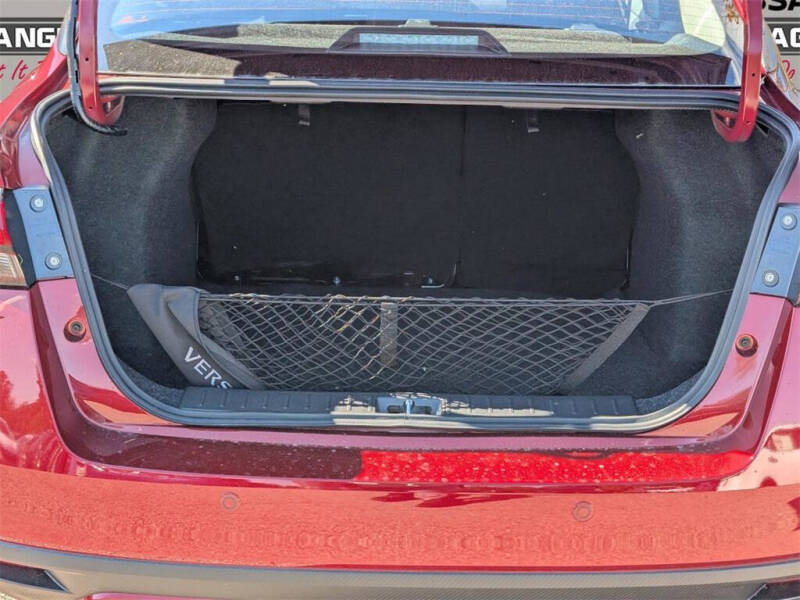 2025 Nissan Versa SR