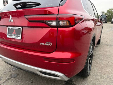 2025 Mitsubishi Outlander PHEV SEL