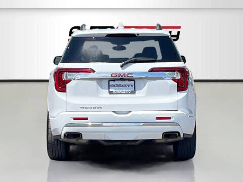 2023 GMC Acadia Denali