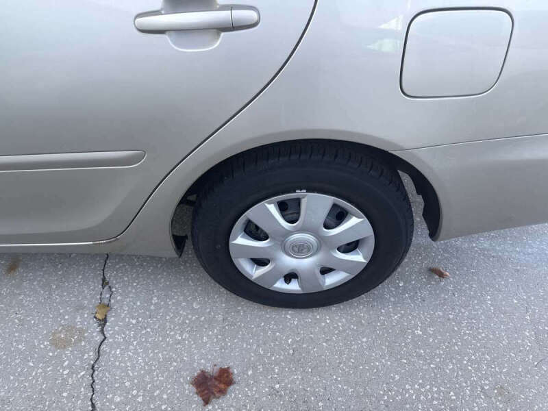 2004 Toyota Camry LE