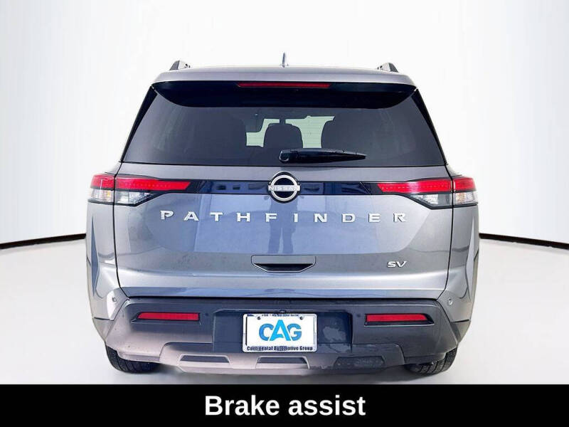 2024 Nissan Pathfinder SV
