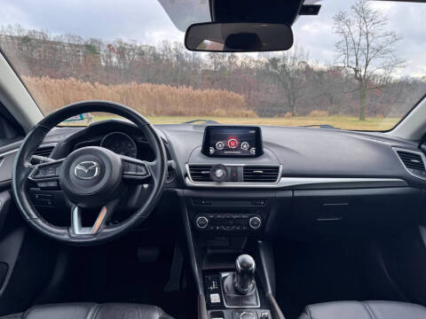 2018 Mazda MAZDA3 Touring