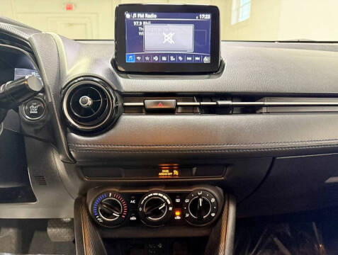 2020 Toyota Yaris LE