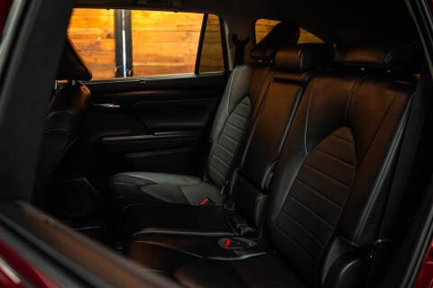 2022 Toyota Highlander Hybrid XLE