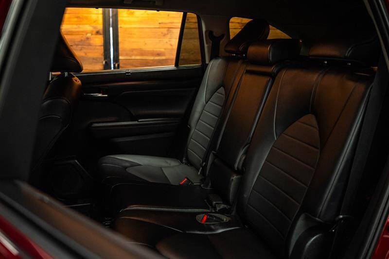 2022 Toyota Highlander Hybrid XLE