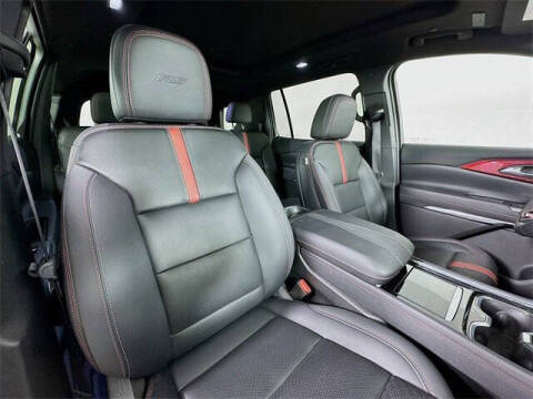 2025 Chevrolet Traverse RS