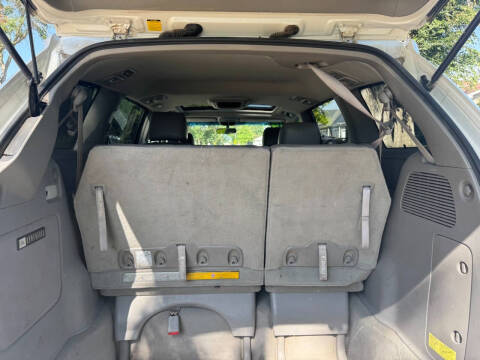 2004 Toyota Sienna XLE Limited 7 Passenger