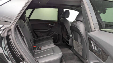 2022 Audi Q8 quattro Premium Plus 55 TFSI