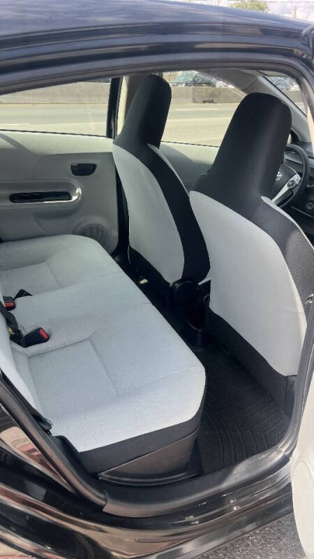 2014 Toyota Prius c Four