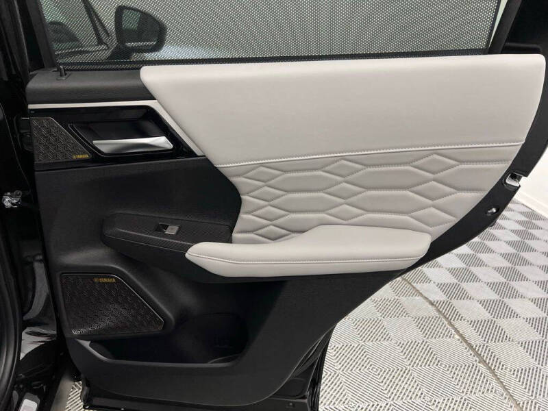 2025 Mitsubishi Outlander SEL Platinum Edition