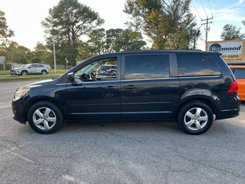 2011 Volkswagen Routan SE