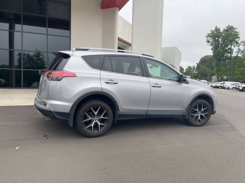 2017 Toyota RAV4 SE