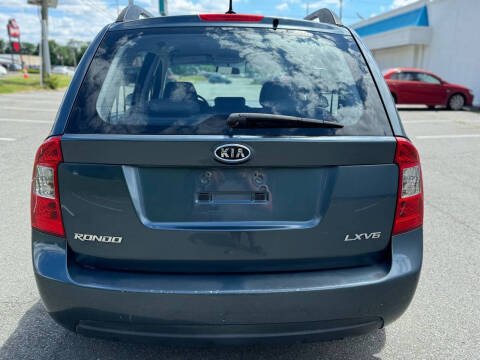 2009 Kia Rondo LX
