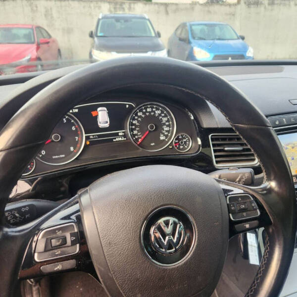 2017 Volkswagen Touareg V6 Wolfsburg