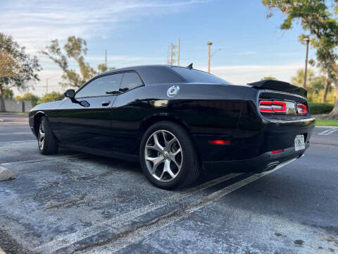 2015 Dodge Challenger SXT Plus