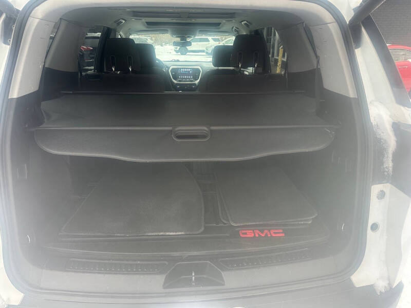 2017 GMC Acadia SLE-2